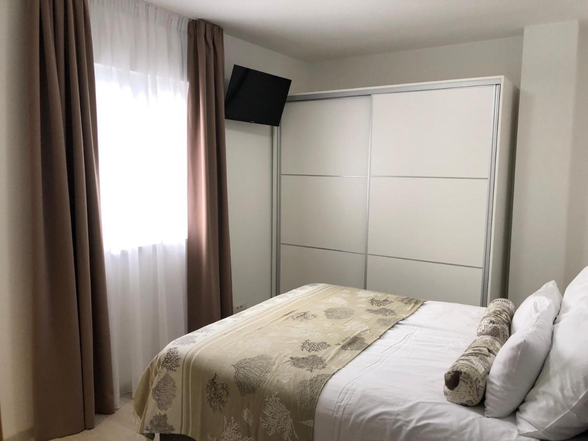 Seafront 2-Bedroom Apartment Nika - Rabac Kültér fotó