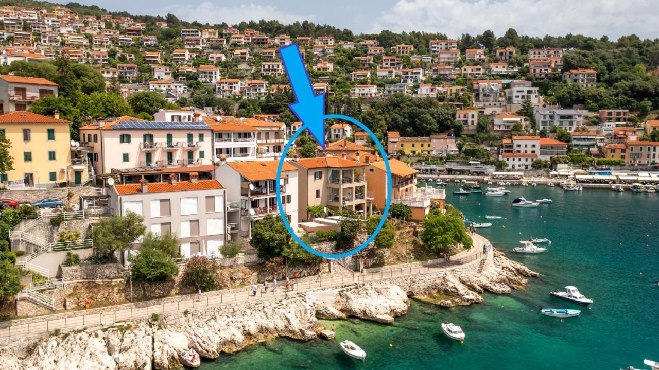 Seafront 2-Bedroom Apartment Nika - Rabac Kültér fotó