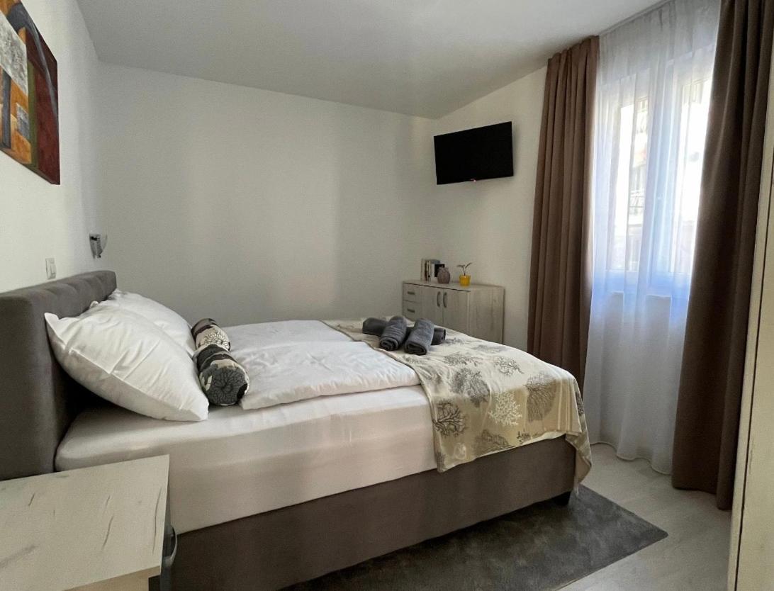 Seafront 2-Bedroom Apartment Nika - Rabac Kültér fotó