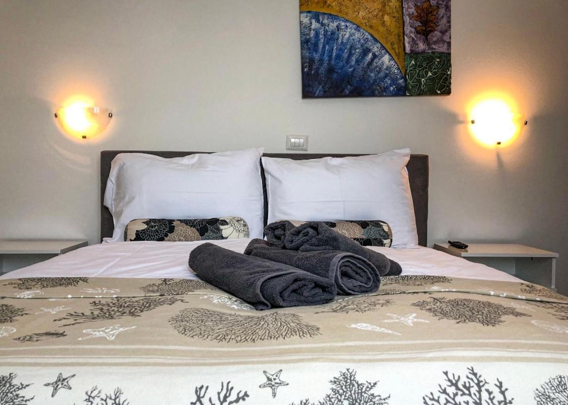 Seafront 2-Bedroom Apartment Nika - Rabac Kültér fotó