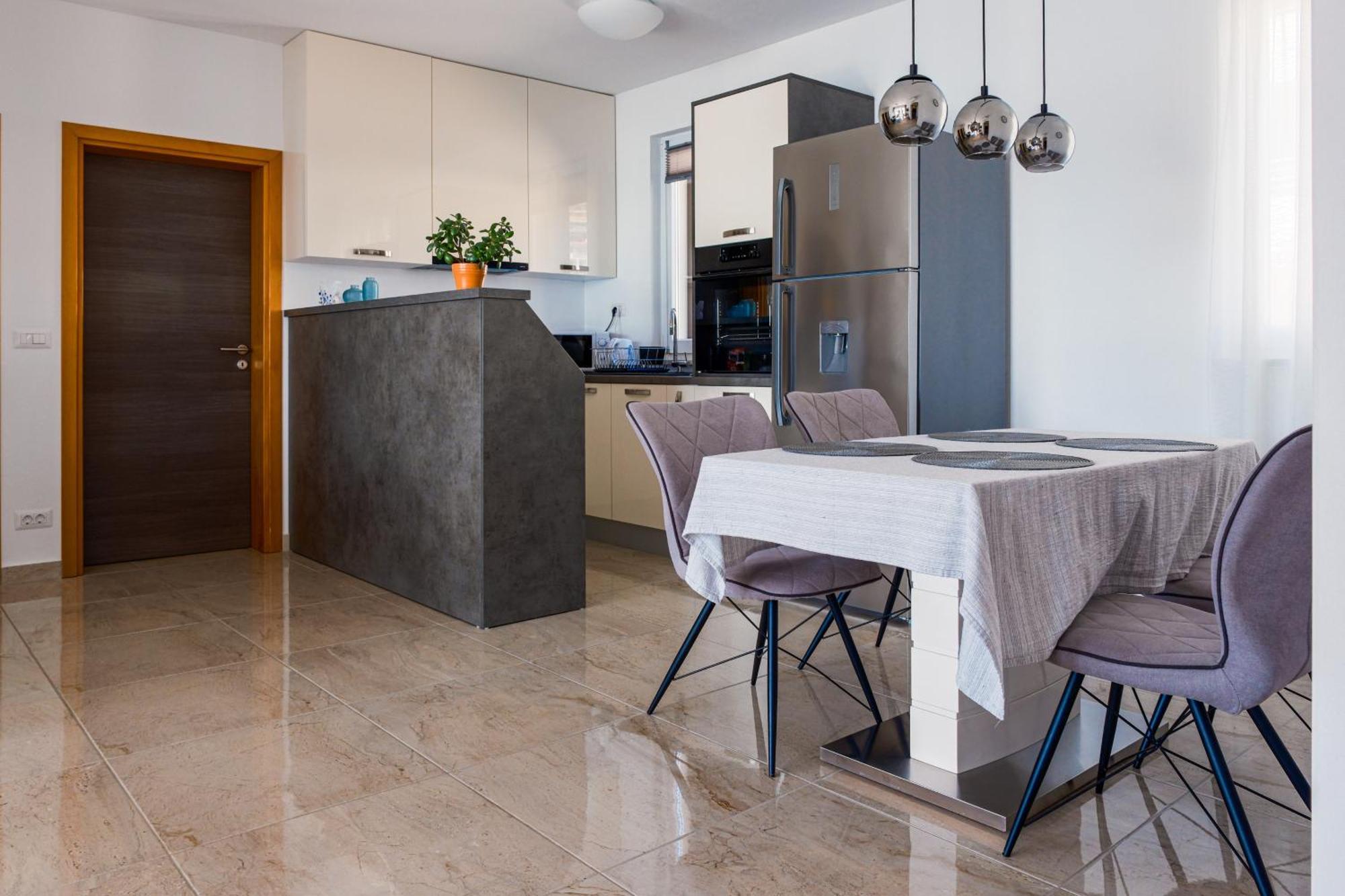Seafront 2-Bedroom Apartment Nika - Rabac Kültér fotó